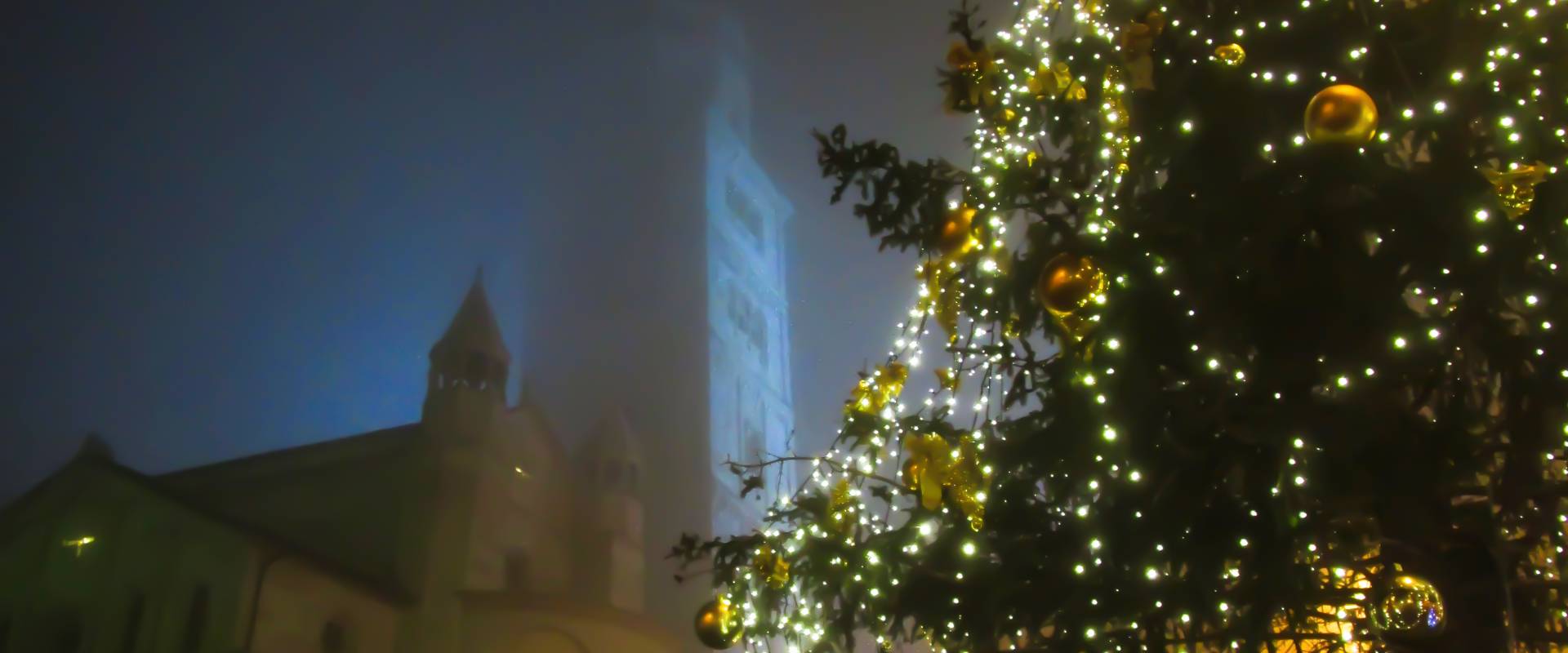 Piazza Grande durante il periodo natalizio foto di Angelo nacchio